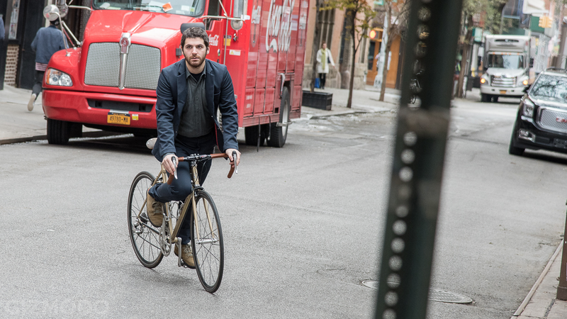 Illustration for article titled The Bike-Friendly Commuter Suit Review: Good at Bikes, Bad at Suit